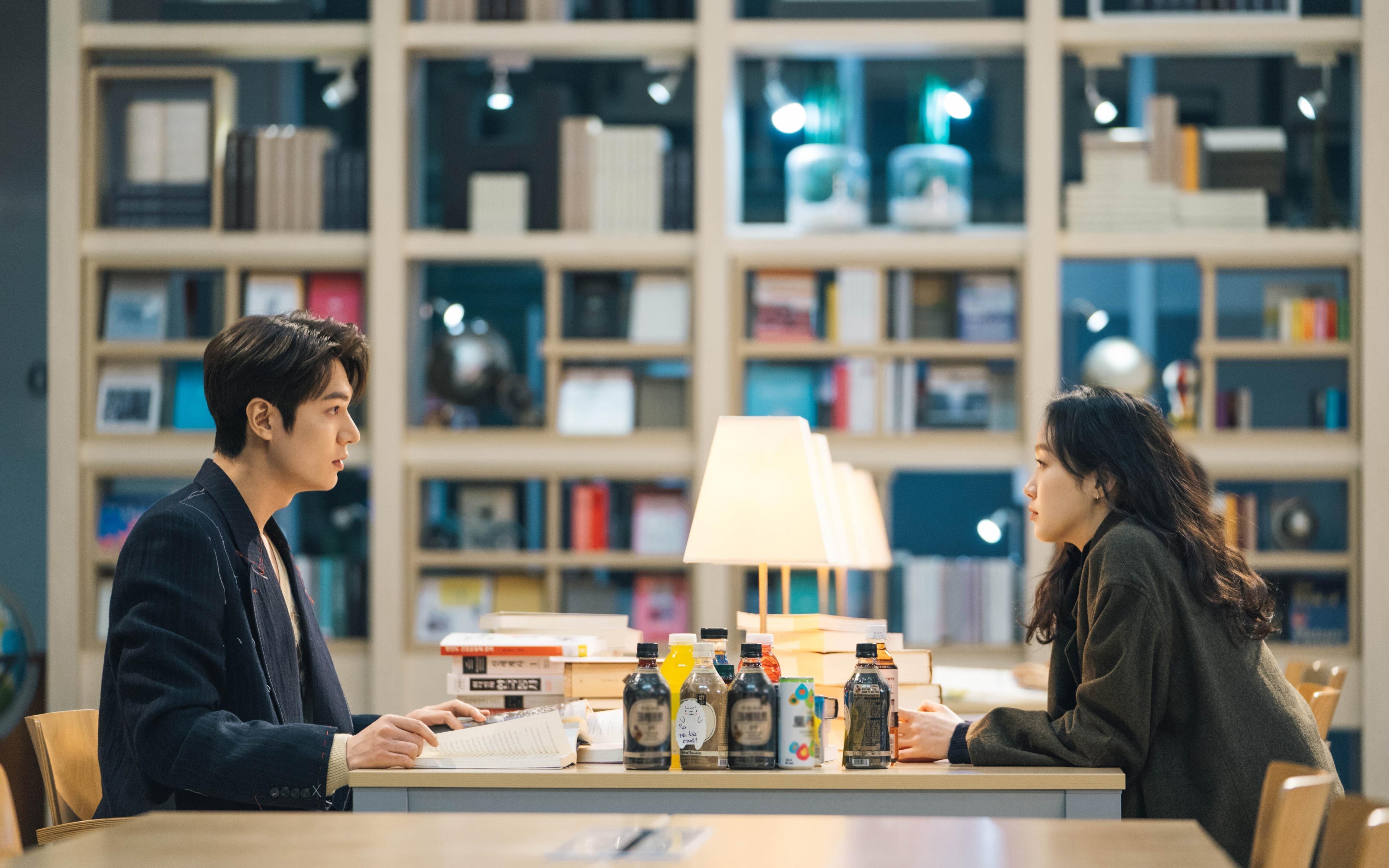 篮网锋线球员展示极限弹跳能力,篮网锋线球员展示极限弹跳能力是多少